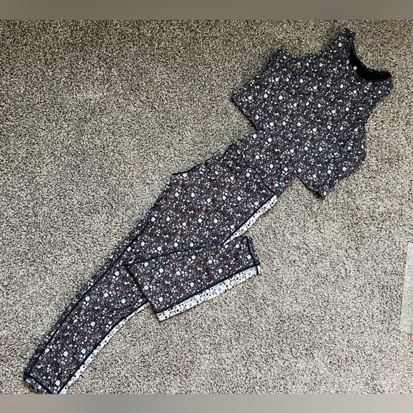 Senita Athletics XXL Skin Leggings and matching crop top. - Picture 2 of 2